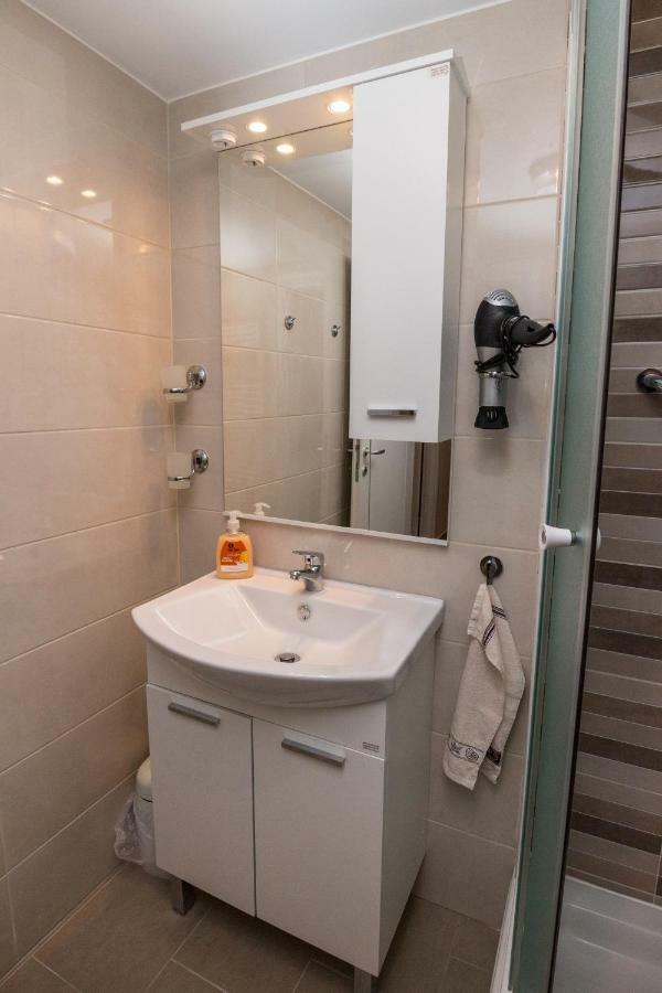Apartment Nada Medveja Ловран Екстер'єр фото